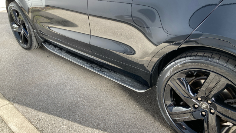 Land Rover Discovery 3.0 D300 Dynamic SE 5dr Auto Diesel Station Wagon